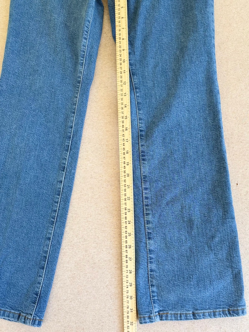Vintage Levi's 550 Women's Jeans Size 8L Medium Wash Relaxed  Boot Cut Fit Denim - Picture 3 of 14